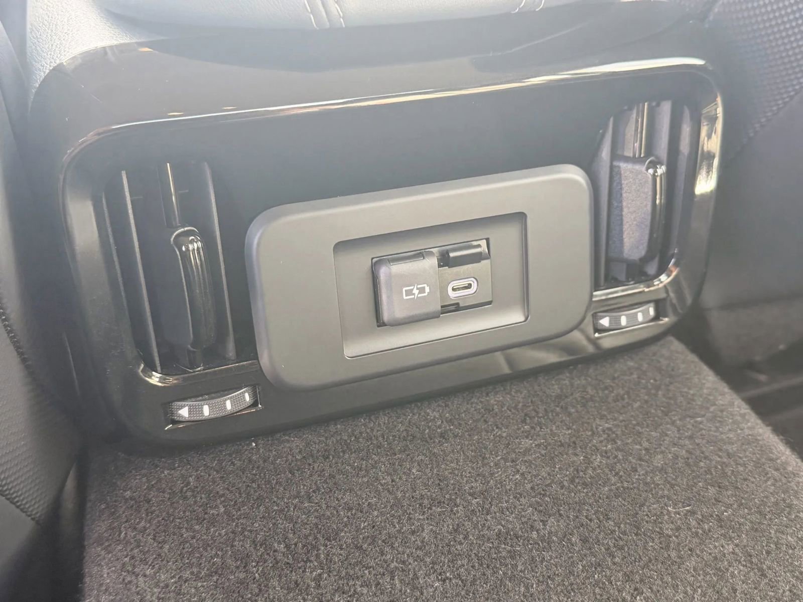 Used 2023 Toyota Mirai w/ Advanced Technology Package RWD image 27