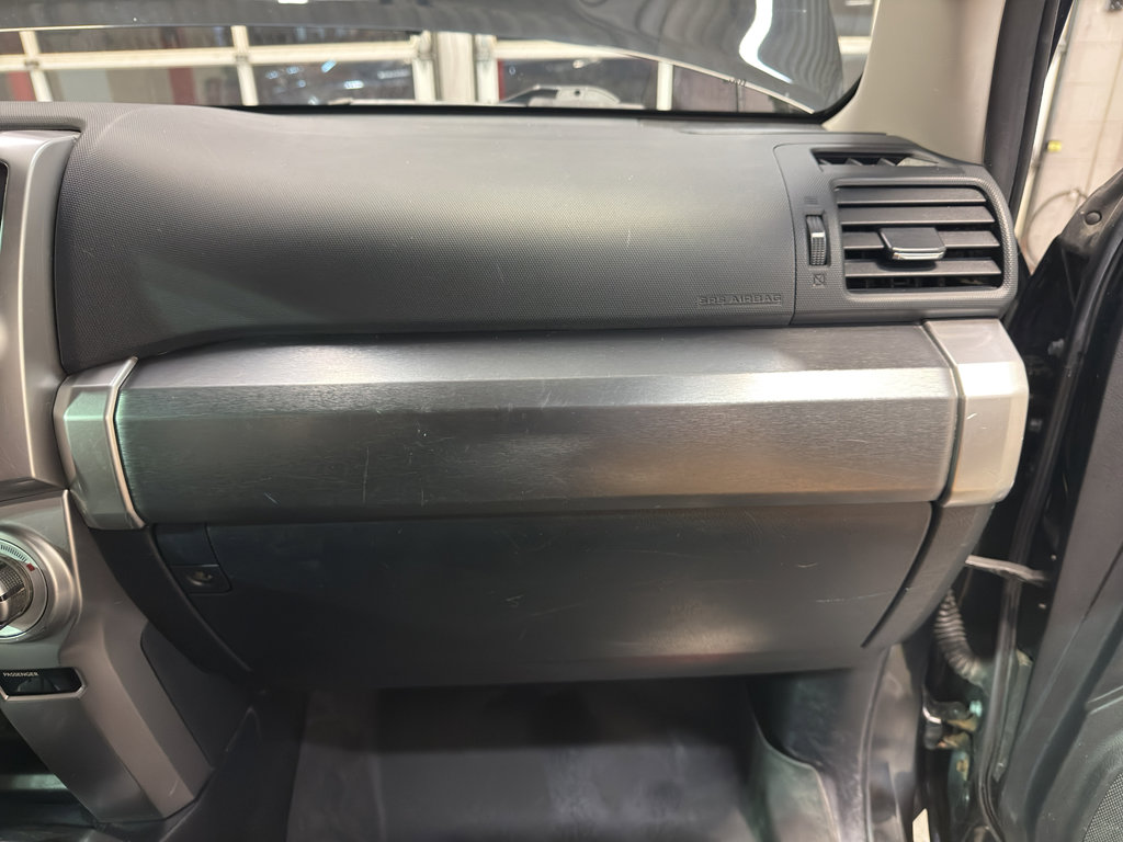 Used 2018 Toyota 4Runner SR5 Premium image 24