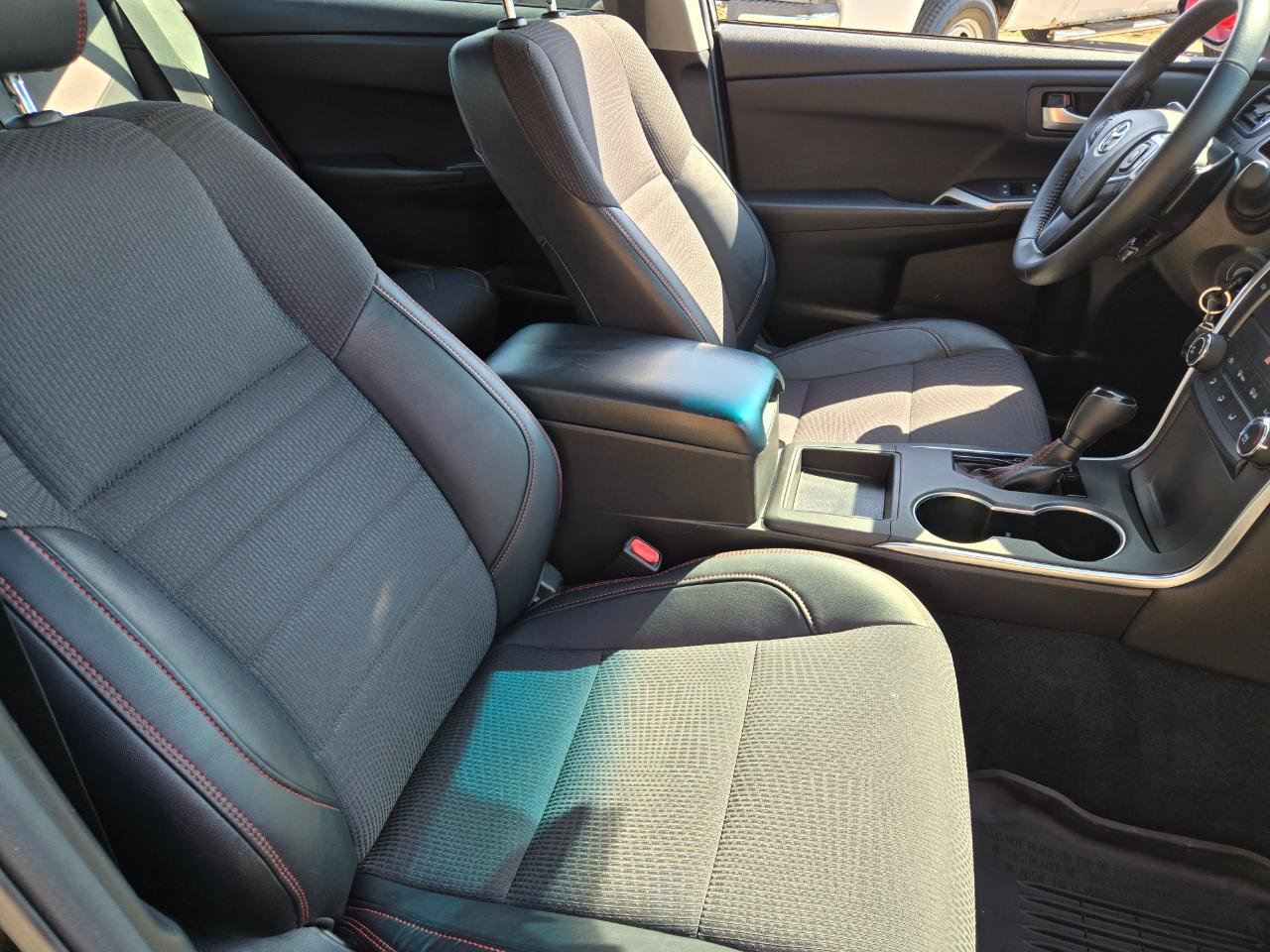 Used 2017 Toyota Camry SE FWD image 20