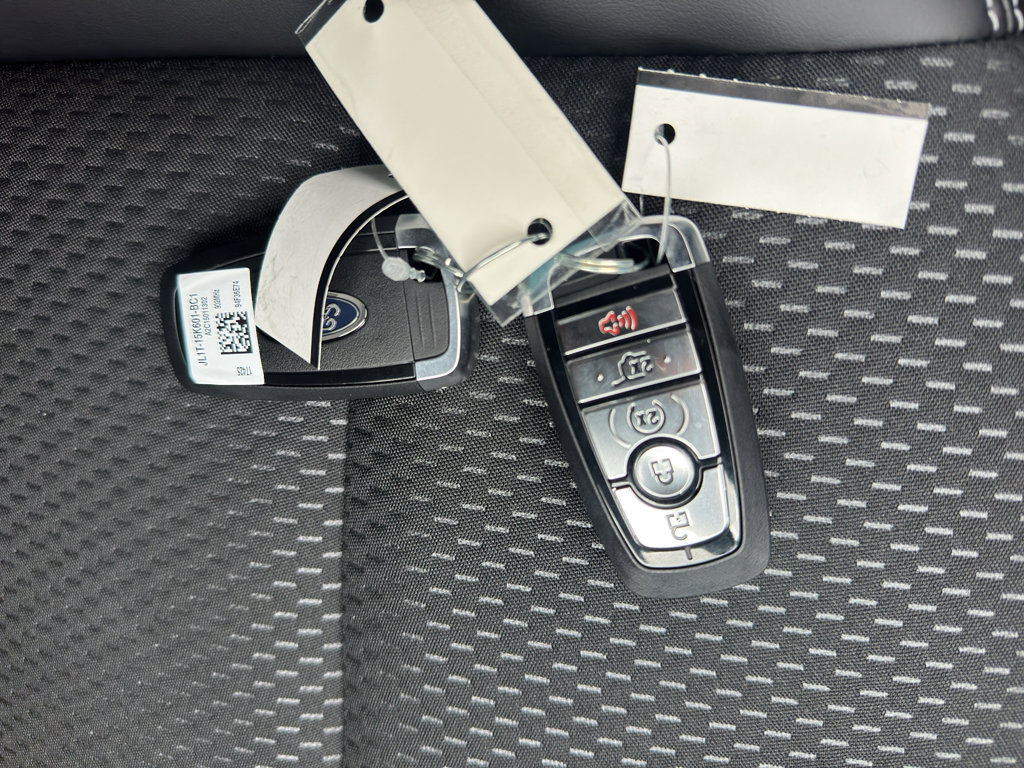 New 2025 Ford Escape SE image 25