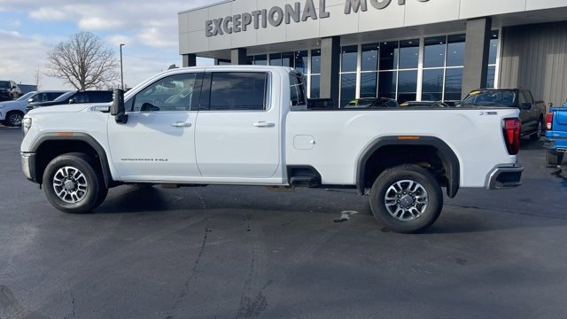 Used 2024 GMC Sierra 3500 SLE w/ SLE Convenience Package image 3