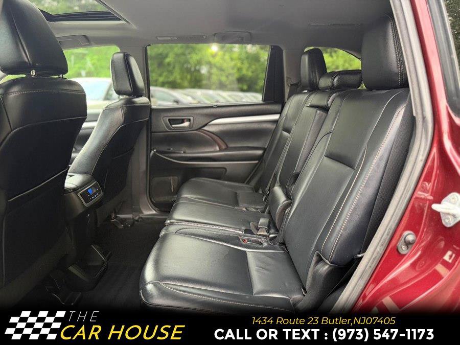 Used 2018 Toyota Highlander XLE w/ Protection Package #3 AWD/4WD image 18