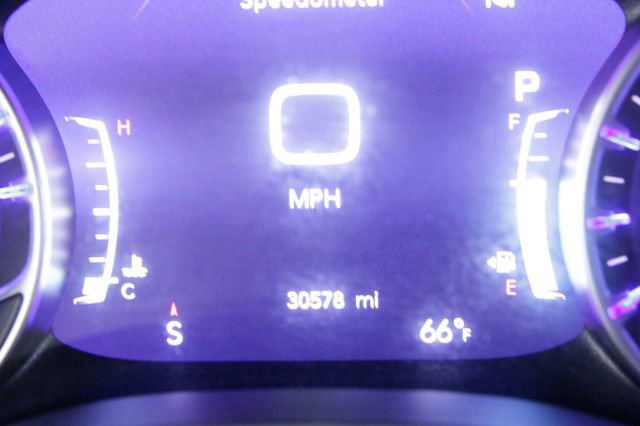 Used 2025 Chrysler Pacifica Select image 27