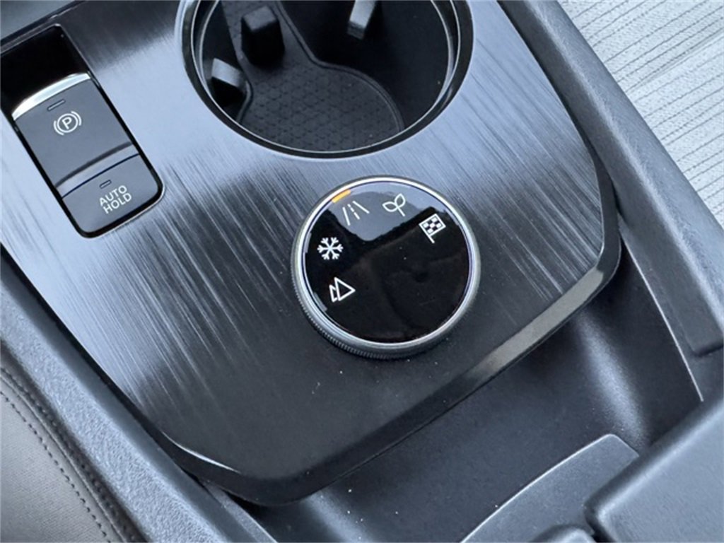 Used 2023 Nissan Rogue SV image 13