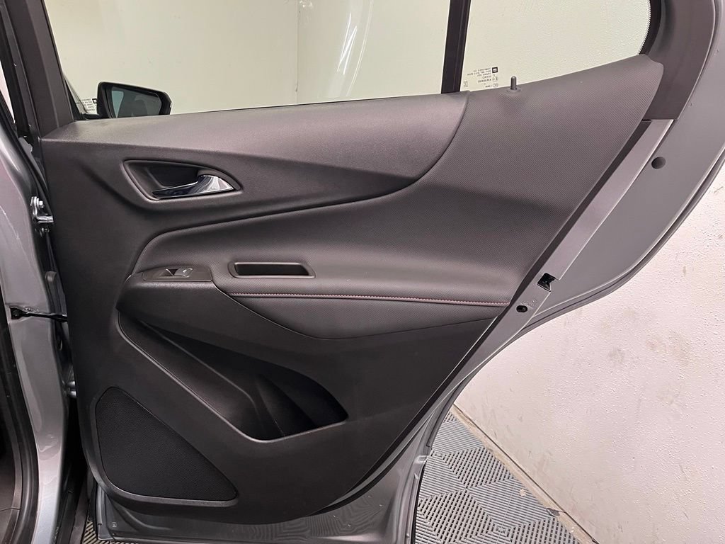 Used 2023 Chevrolet Equinox RS w/ RS Leather Package AWD/4WD image 18