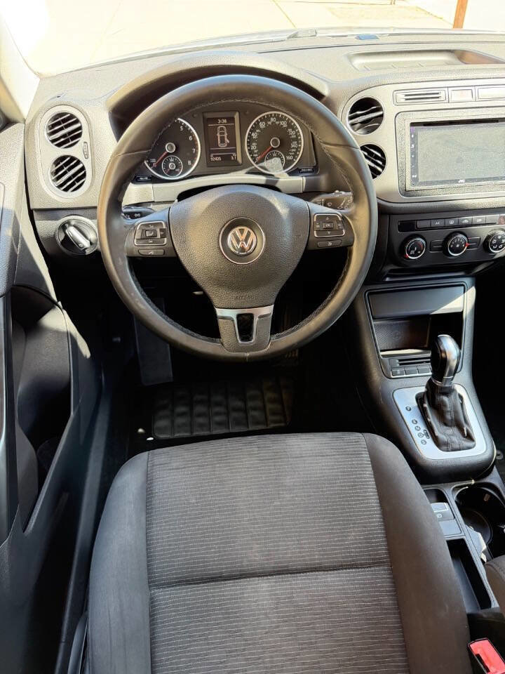 Used 2015 Volkswagen Tiguan S image 12