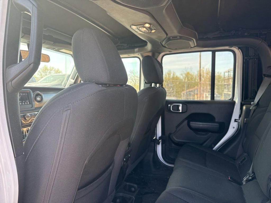 Used 2022 Jeep Gladiator Sport image 16