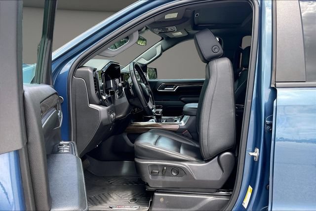Used 2024 Chevrolet Silverado 1500 LT Trail Boss w/ Convenience Package II AWD/4WD image 24
