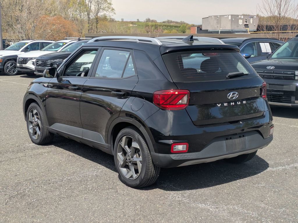 Certified 2022 Hyundai Venue SEL w/ Cargo Package FWD image 3