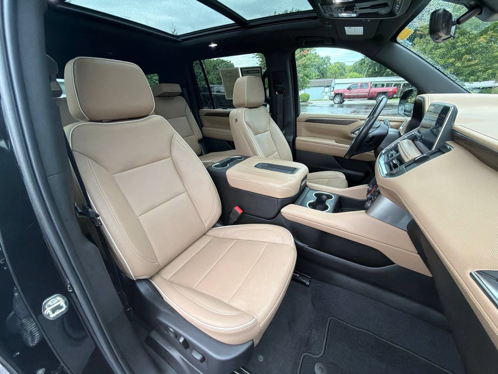 Used 2022 Chevrolet Suburban Premier AWD/4WD image 31
