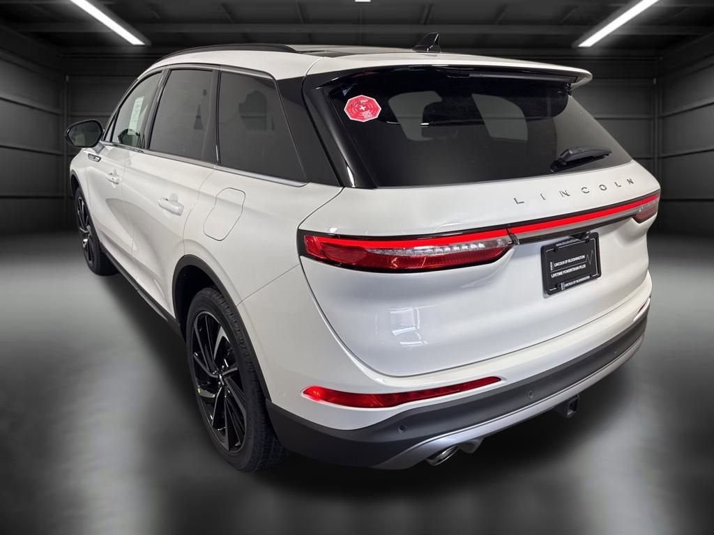 New 2026 Lincoln Corsair Reserve image 3