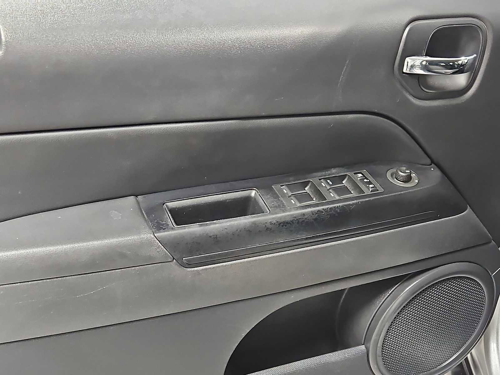 Used 2016 Jeep Patriot Sport w/ Power Value Group image 16