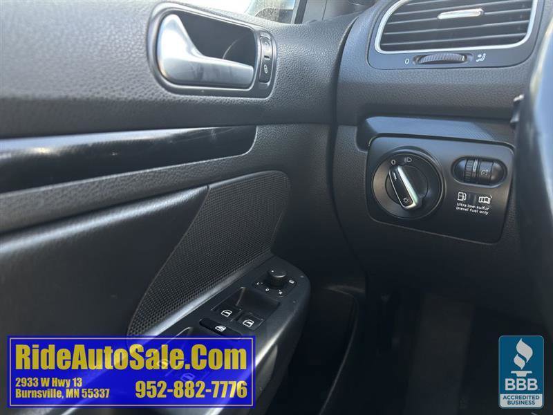 Used 2011 Volkswagen Jetta TDI FWD image 35