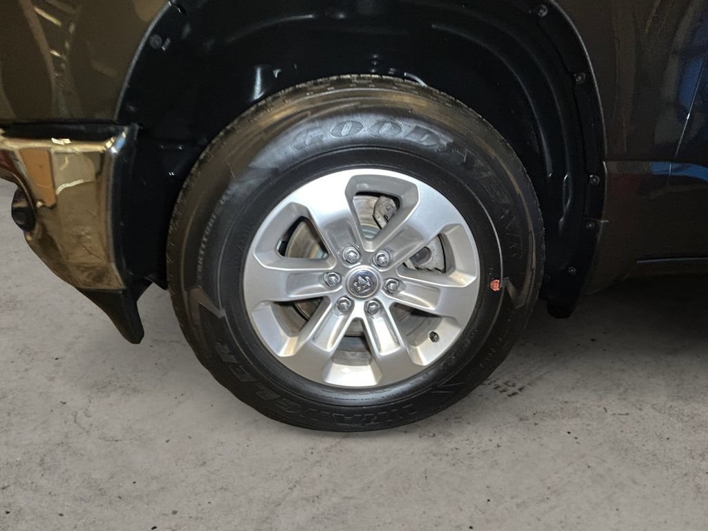 Used 2023 RAM 1500 Laramie AWD/4WD image 14