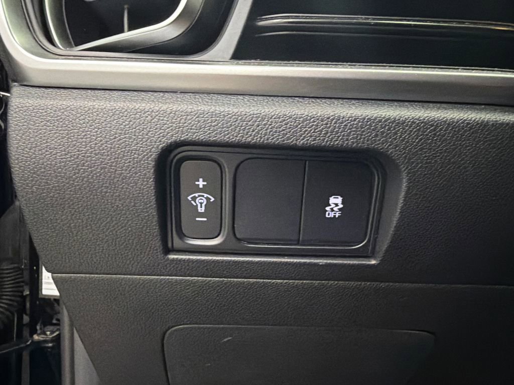 Used 2024 Kia Sorento S FWD image 31