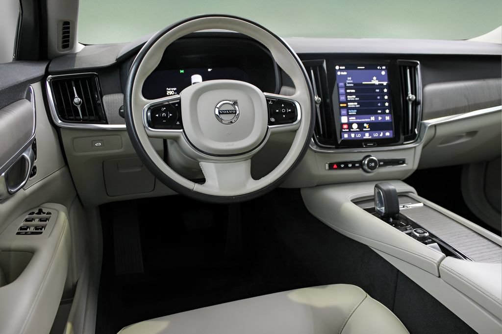 Certified 2023 Volvo S90 B6 Plus w/ Protection Package Premier AWD/4WD image 17
