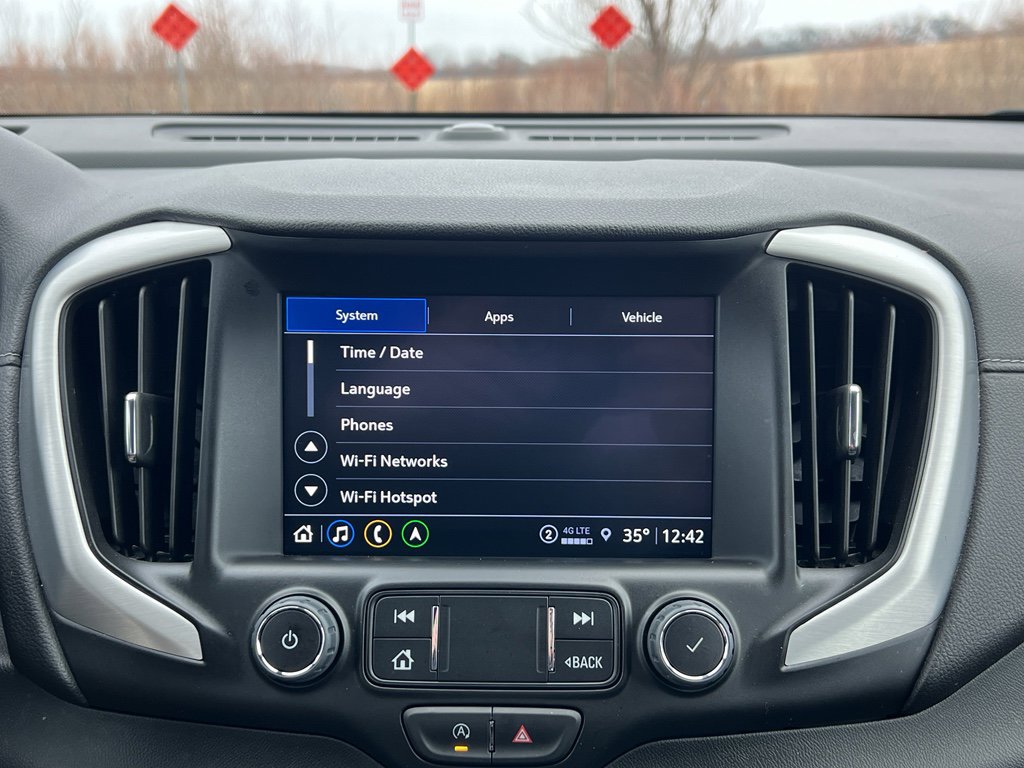 Used 2024 GMC Terrain SLE w/ Driver Convenience Package image 25