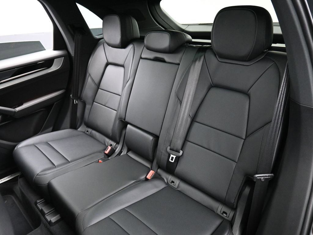 New 2026 Porsche Cayenne image 23
