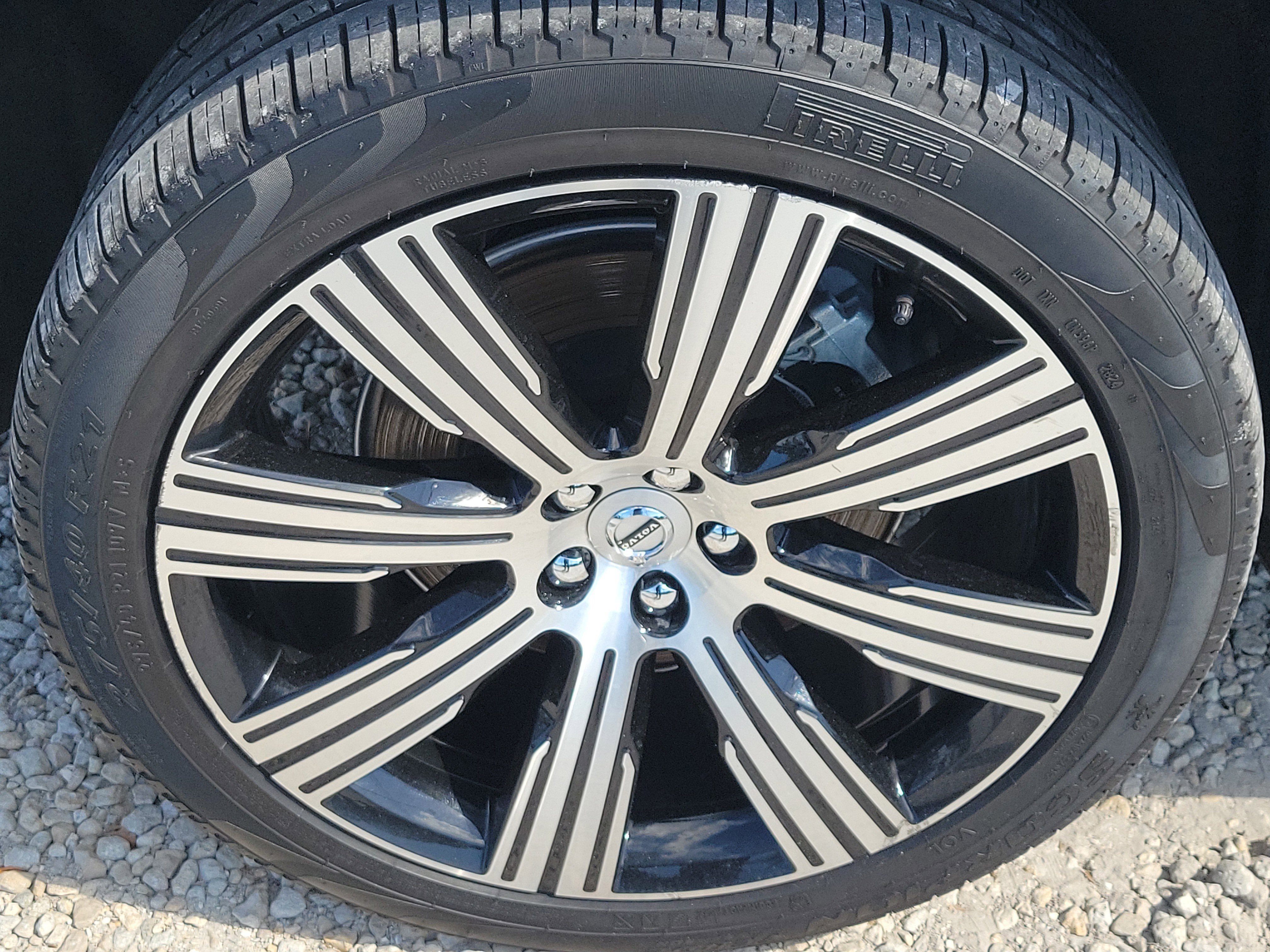 Used 2025 Volvo XC90 T8 Ultra w/ Protection Package Premier image 10