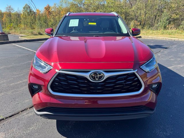 Certified 2022 Toyota Highlander XLE AWD/4WD image 8