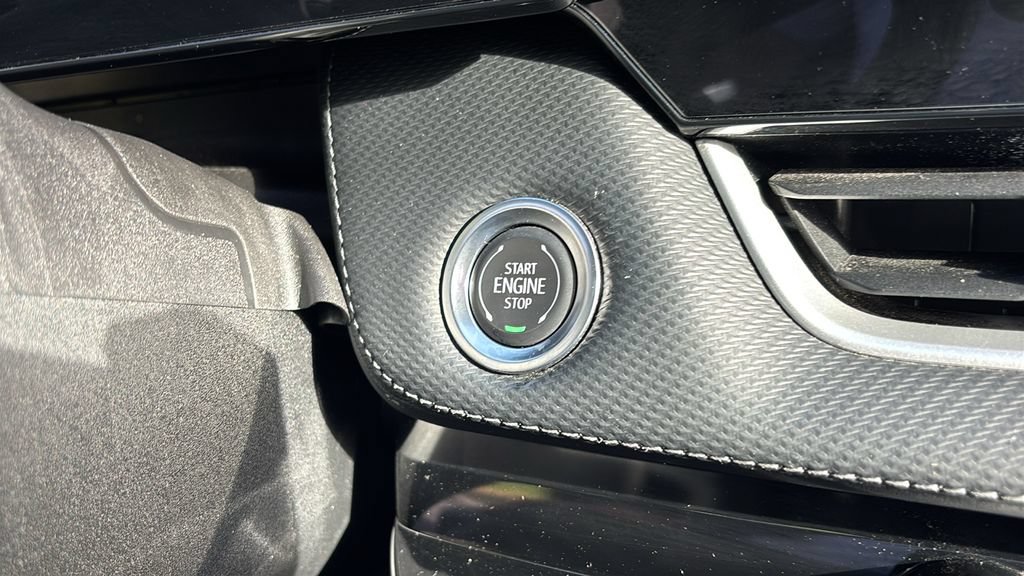 Used 2025 Chevrolet Equinox LT AWD/4WD image 15