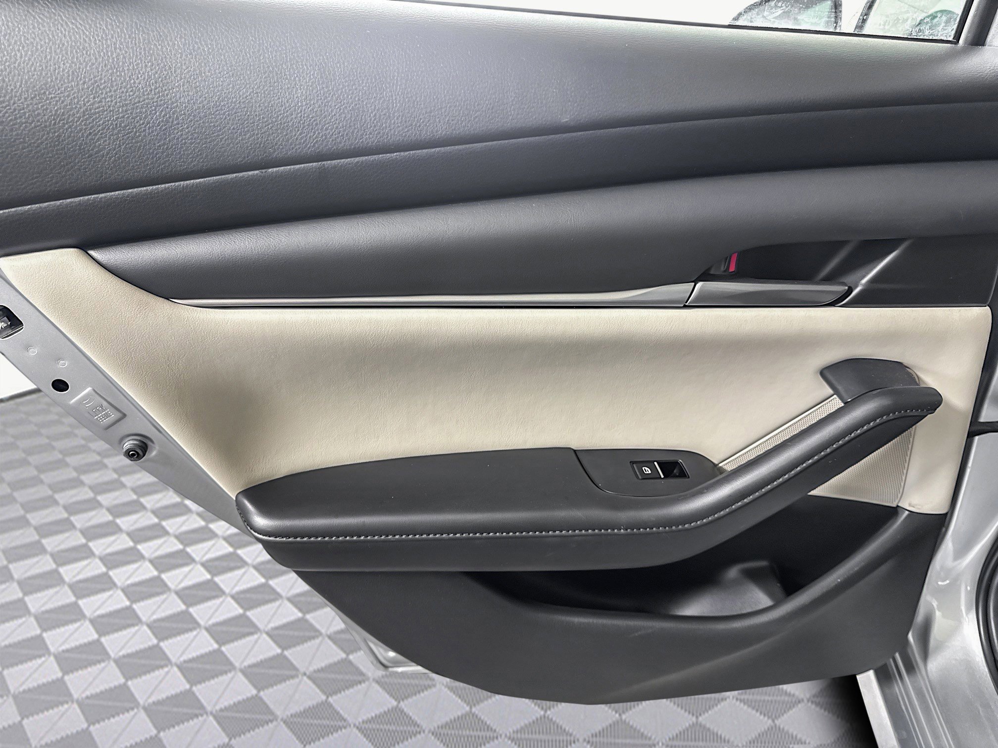 Used 2020 MAZDA MAZDA3 Sedan w/ Select Package image 26