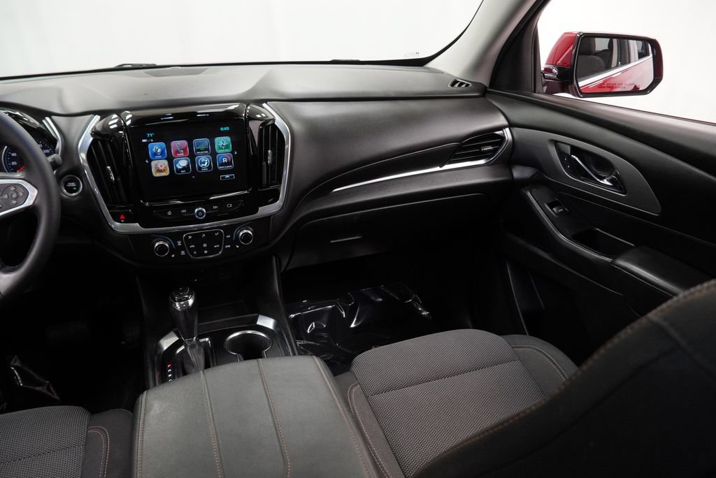Used 2018 Chevrolet Traverse LT FWD image 17
