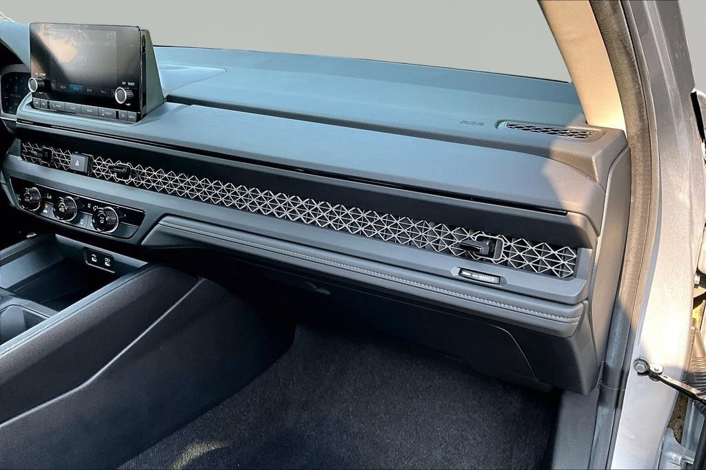 Used 2025 Honda Accord LX image 20