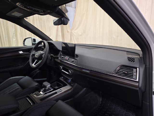 Certified 2023 Audi Q5 2.0T Prestige w/ Prestige Package AWD/4WD image 34