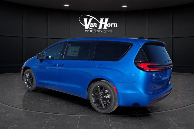 New 2026 Chrysler Pacifica Select w/ S Appearance Package image 3