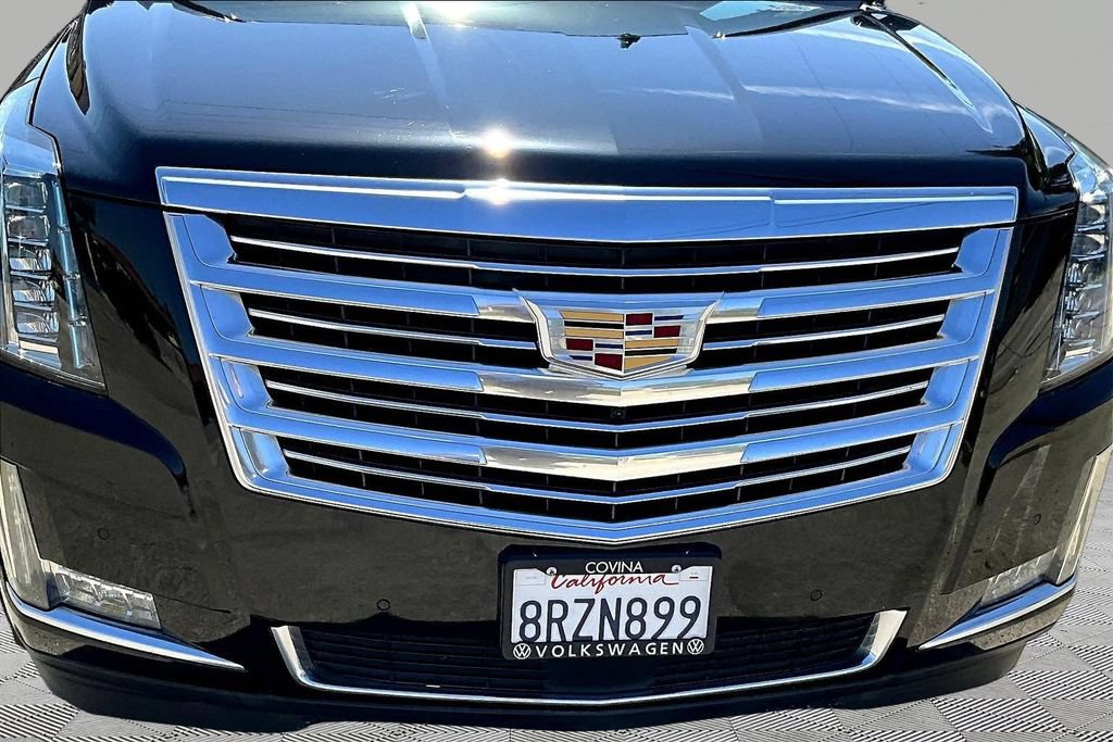 Used 2020 Cadillac Escalade Platinum AWD/4WD image 31