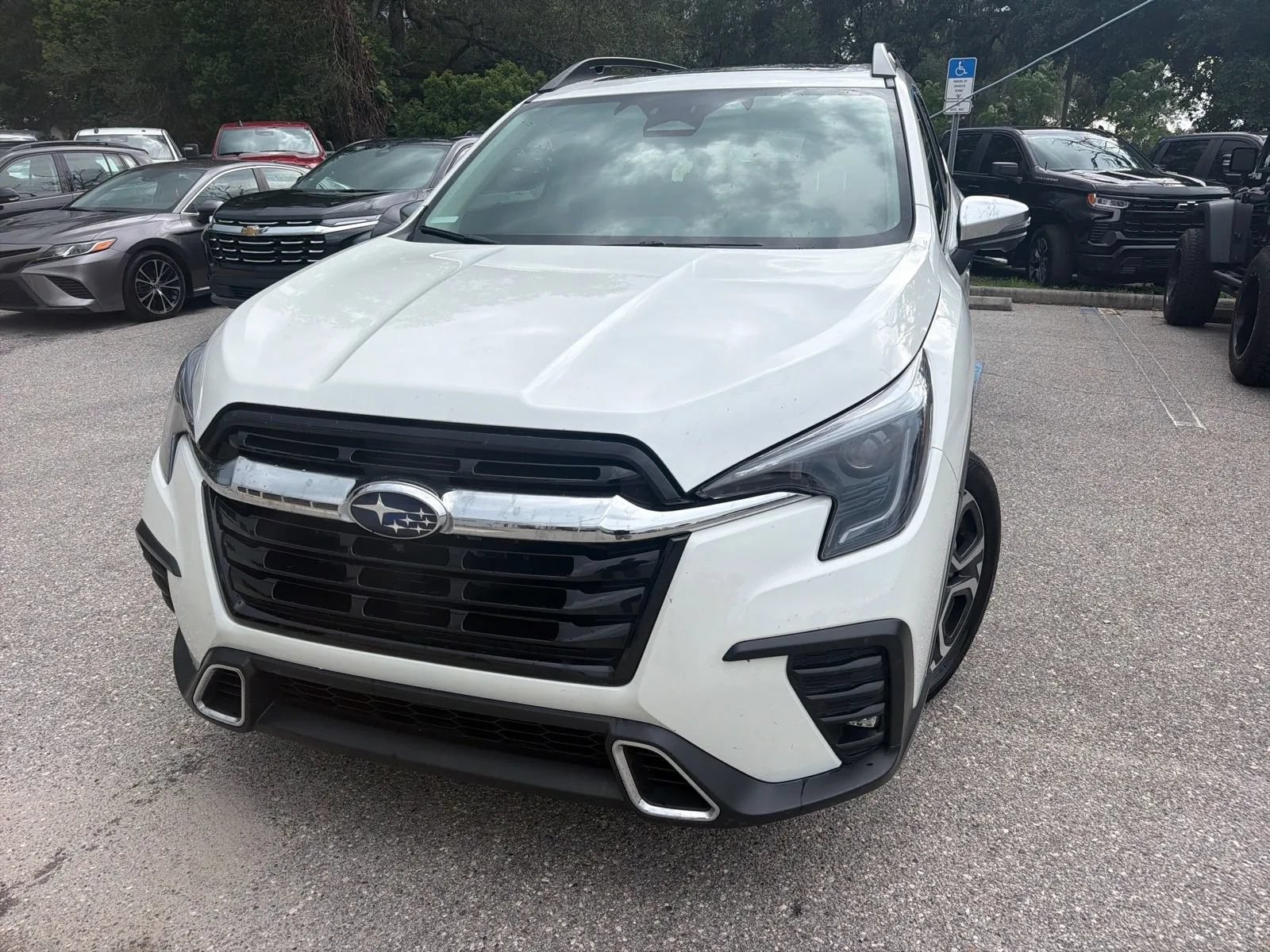 Used 2023 Subaru Ascent Touring AWD/4WD image 3