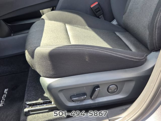 Used 2026 Nissan Rogue SV FWD image 17
