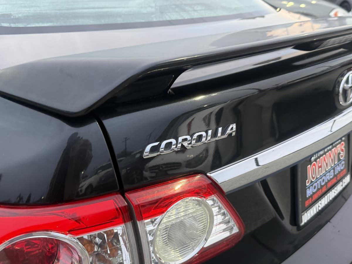 Used 2013 Toyota Corolla S FWD image 19