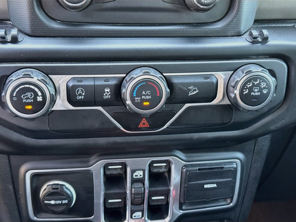 Used 2018 Jeep Wrangler Unlimited Sport S AWD/4WD image 16