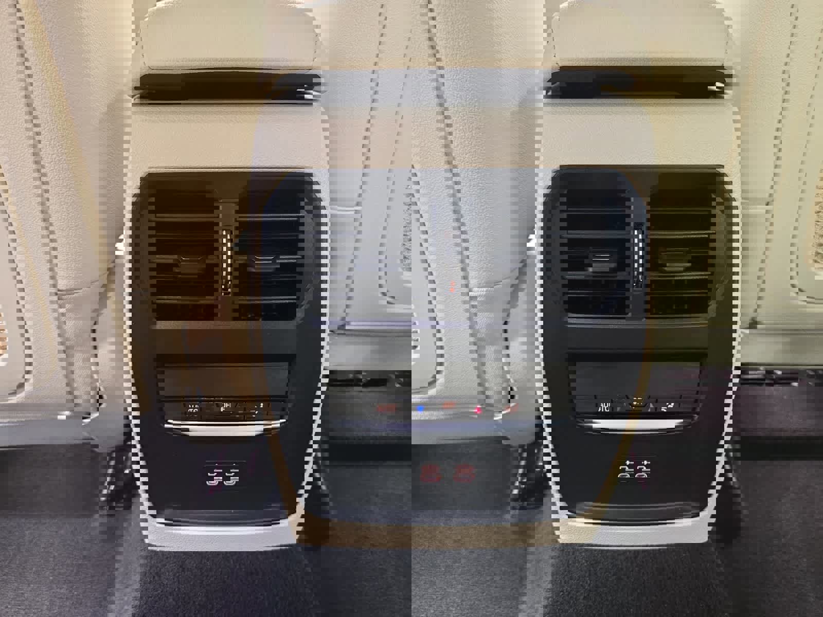 Used 2022 BMW 330i xDrive Sedan w/ Driving Assistance Package image 28