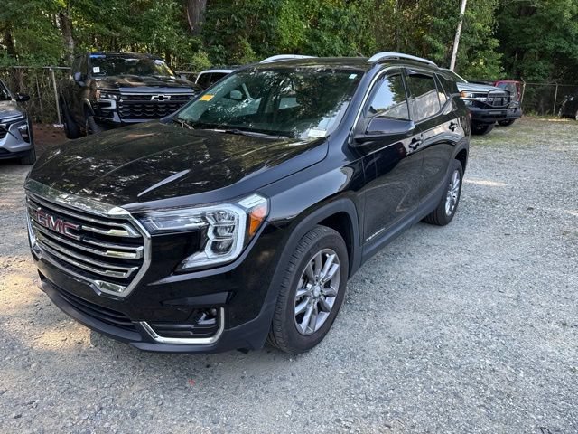 Used 2024 GMC Terrain SLT AWD/4WD image 2