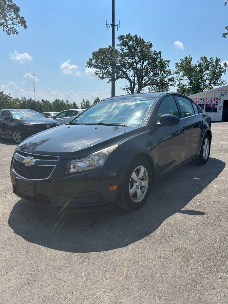 Used 2011 Chevrolet Cruze LT FWD image 2