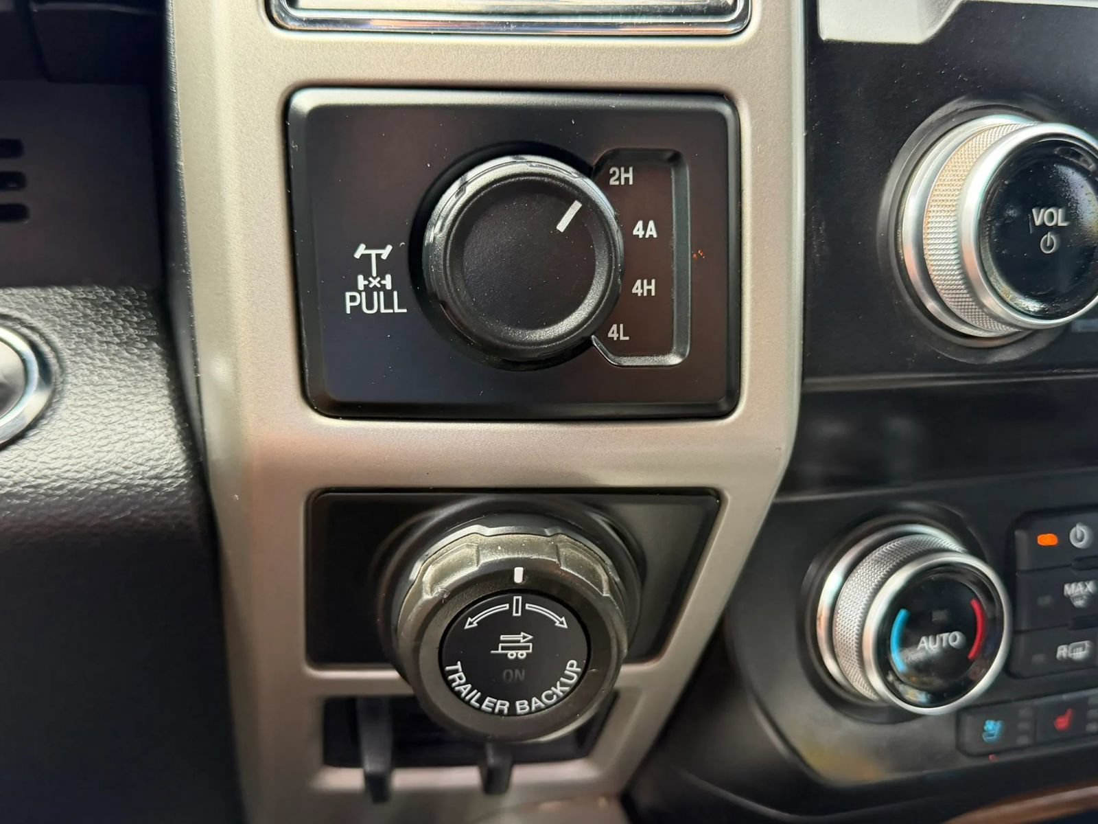 Used 2020 Ford F150 Lariat w/ Equipment Group 502A Luxury AWD/4WD image 35