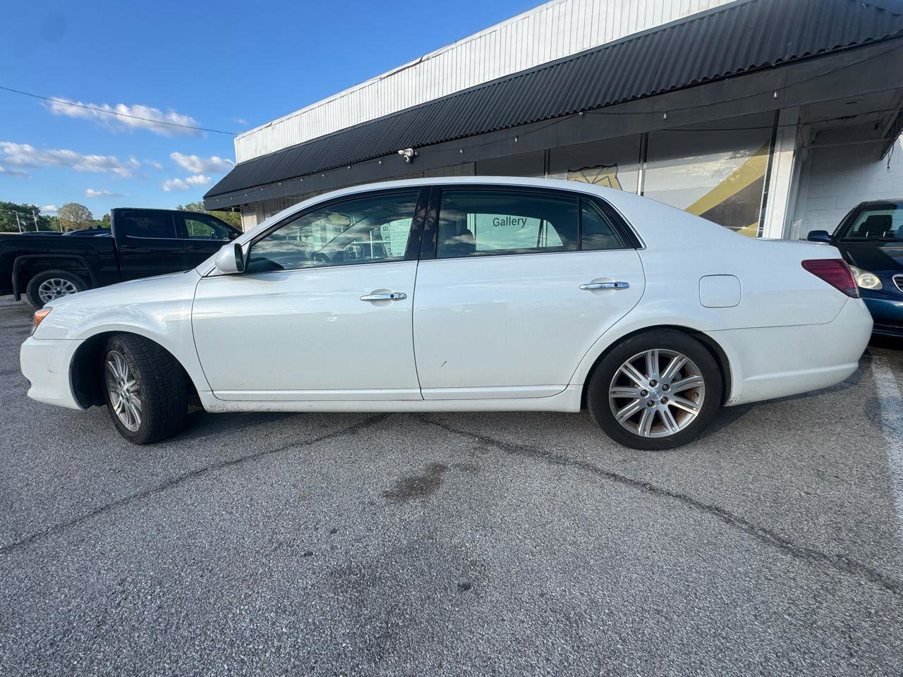 Used 2008 Toyota Avalon XLS FWD image 3