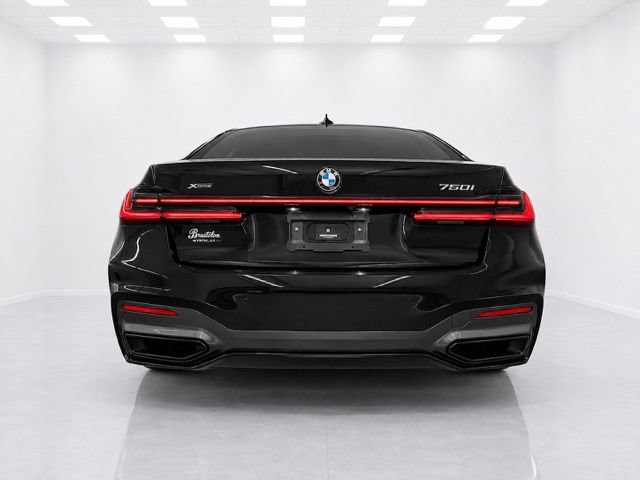 Used 2022 BMW 750i xDrive w/ Executive Package AWD/4WD image 6