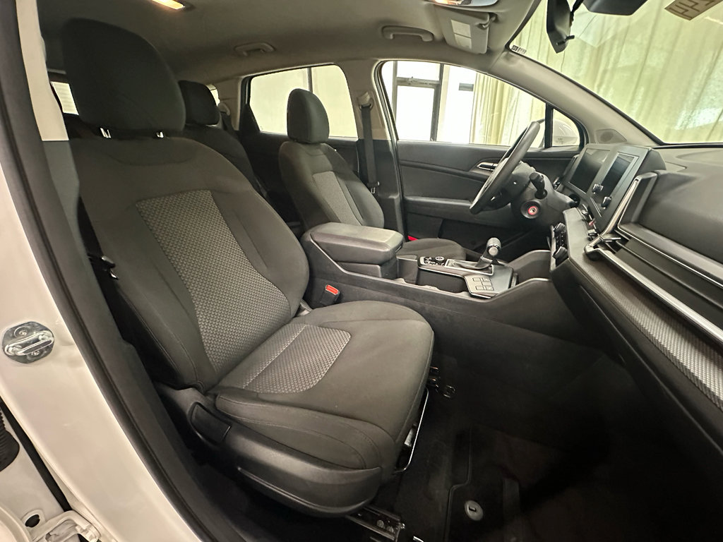 Used 2024 Kia Sportage LX image 18