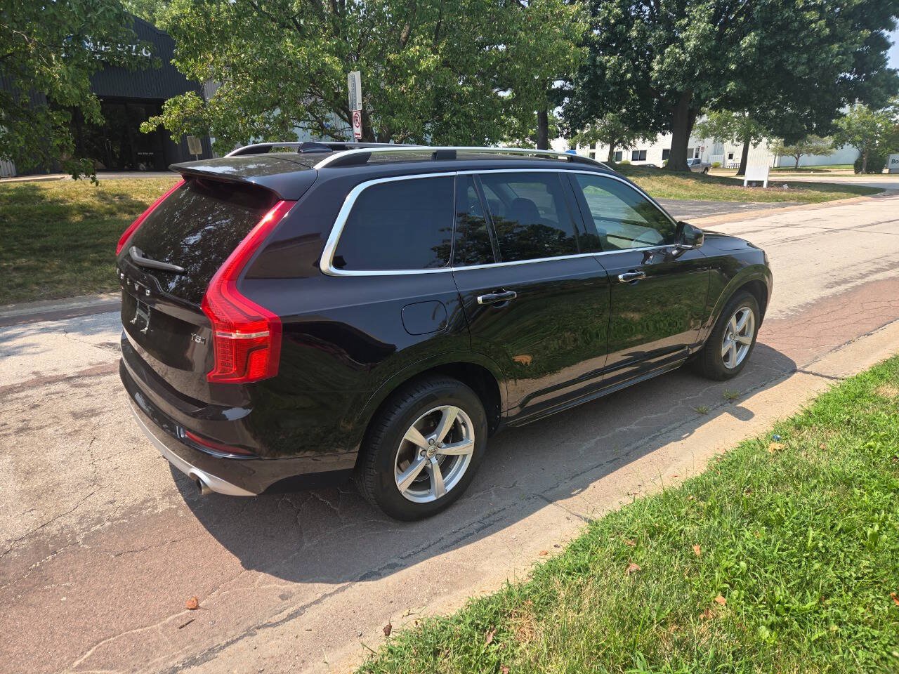 Used 2018 Volvo XC90 T5 Momentum AWD/4WD image 6