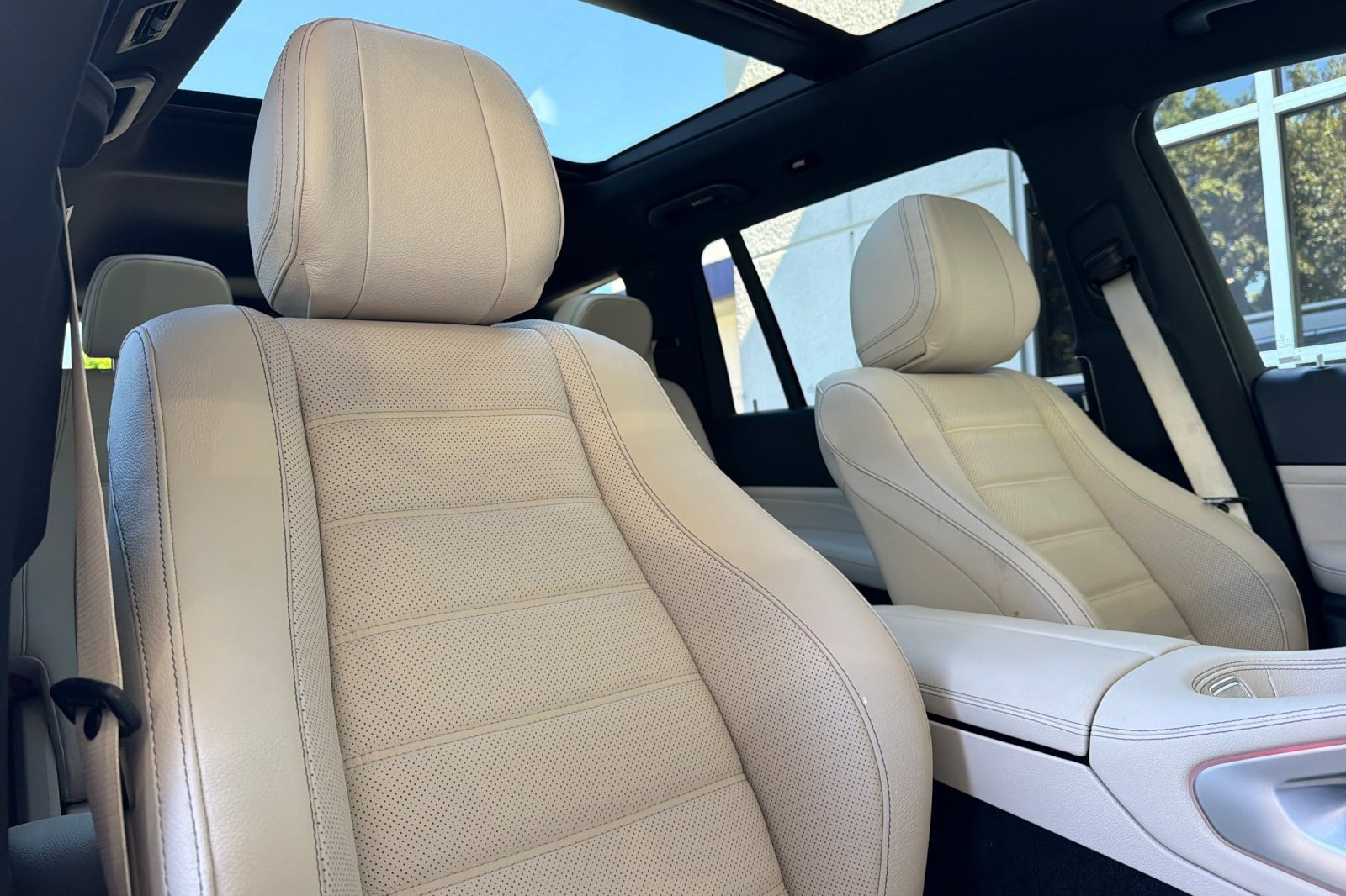 Used 2023 Mercedes-Benz GLS 450 4MATIC image 22