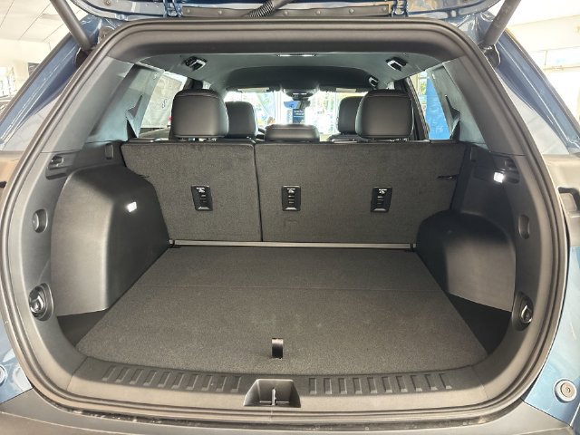 New 2027 Chevrolet Equinox RS w/ Safety and Technology Package FWD image 6