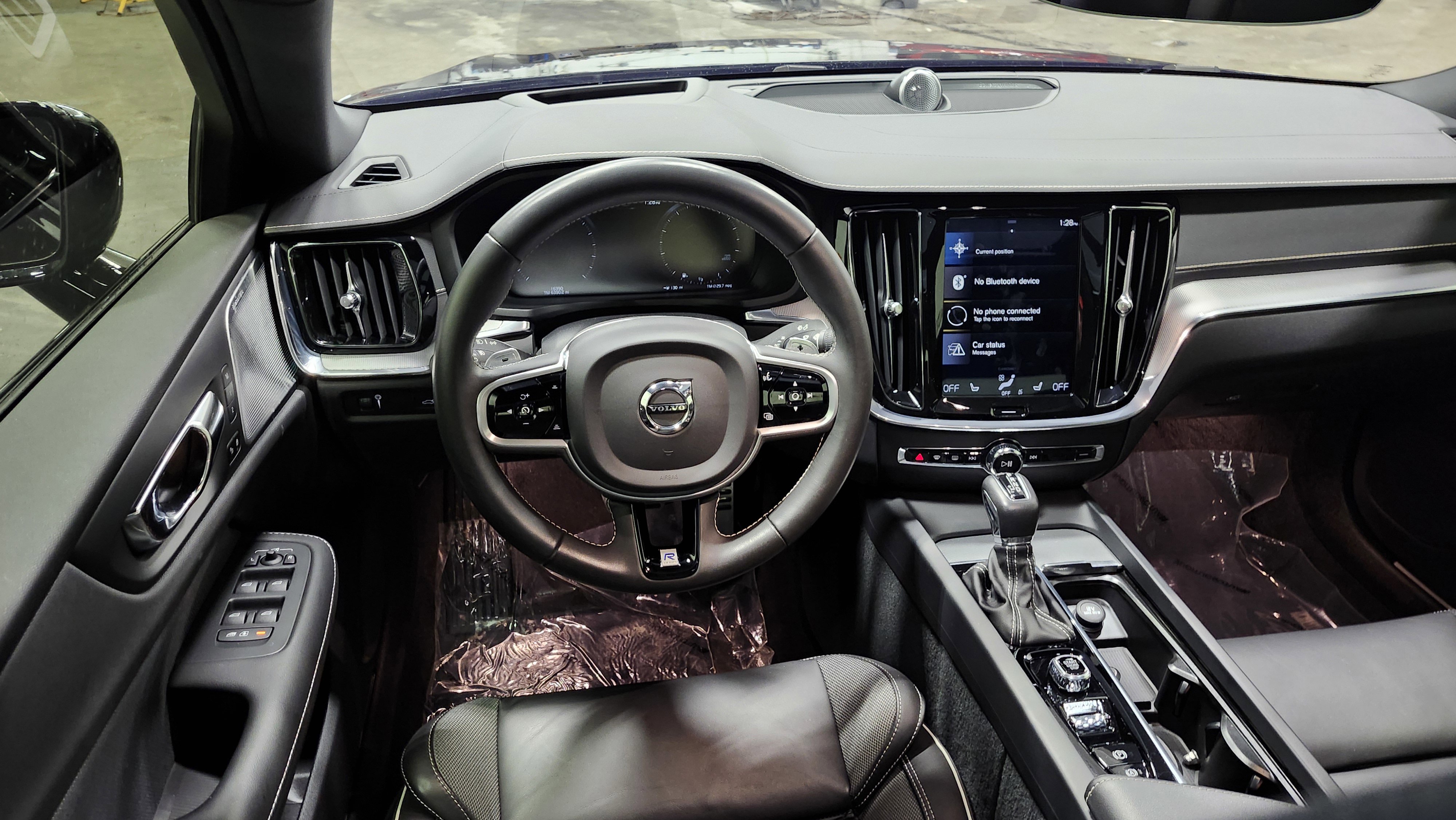 Used 2020 Volvo S60 T6 R-Design image 29