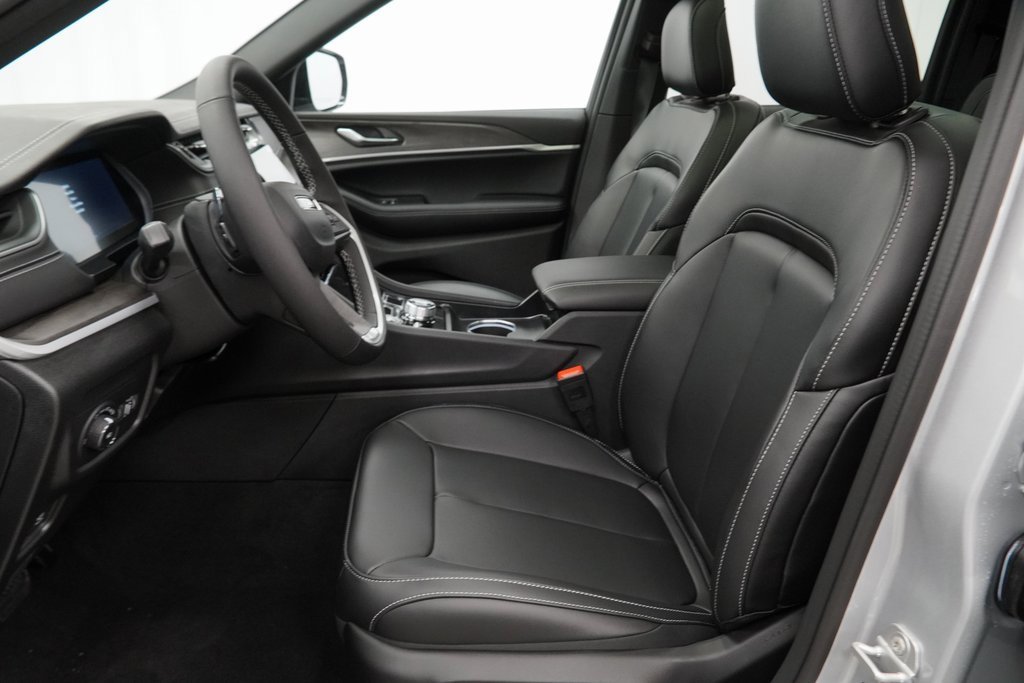 New 2025 Jeep Grand Cherokee Limited image 15