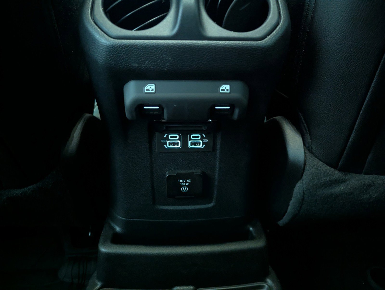 Used 2023 Jeep Wrangler Sahara w/ Cold Weather Group image 10