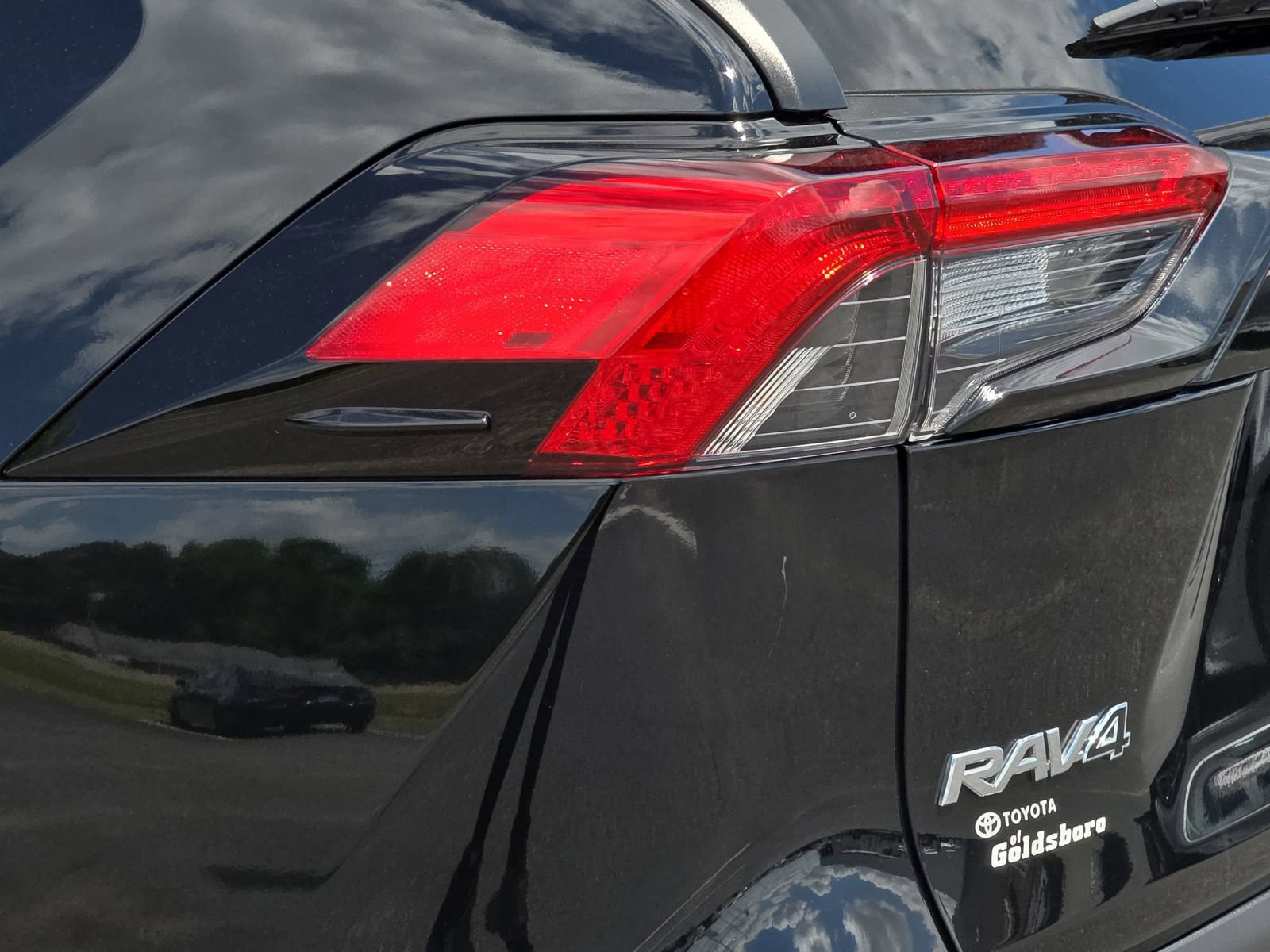 Used 2022 Toyota RAV4 XLE w/ Convenience Package FWD image 34