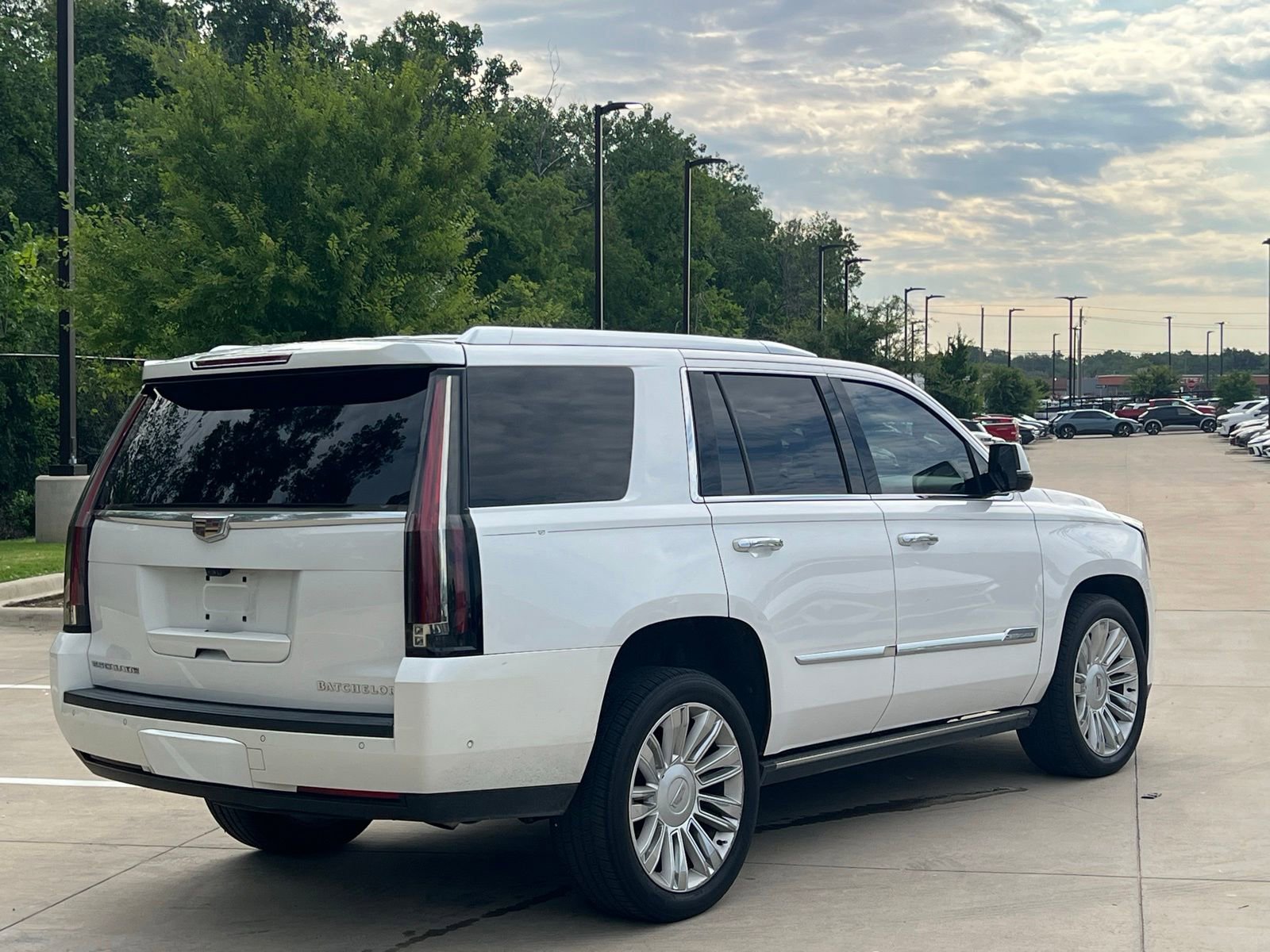 Used 2017 Cadillac Escalade Platinum AWD/4WD image 11